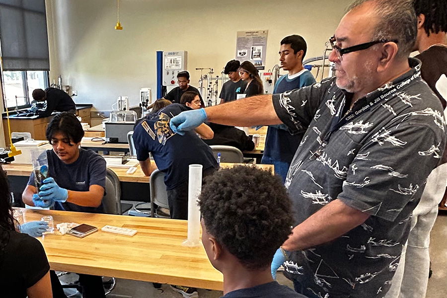 faculty teaching students